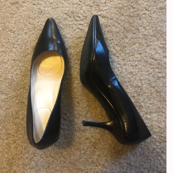 Like new! Calvin Klein Black Leather Heels - Picture 2 of 3